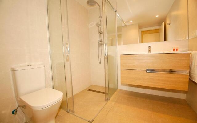 Lovely apartment with pool, AC and a great terrace