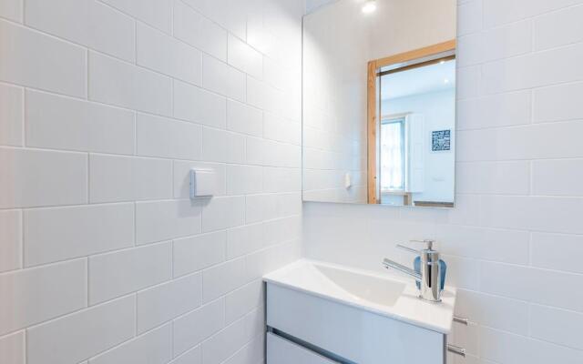 733 Costa Cabral Metro Residence