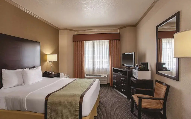 La Quinta Inn & Suites By Wyndham Davis