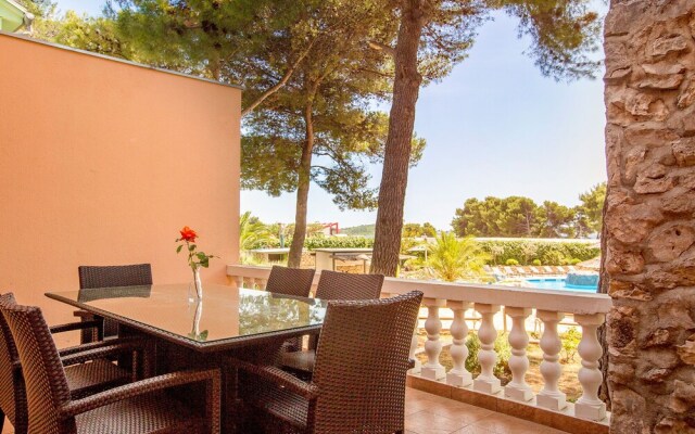 Tidy Apartment with Ac, Just 12 Km. From Sibenik