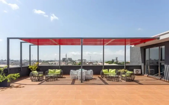 Four-Two Africa Lane Luxury Apartment