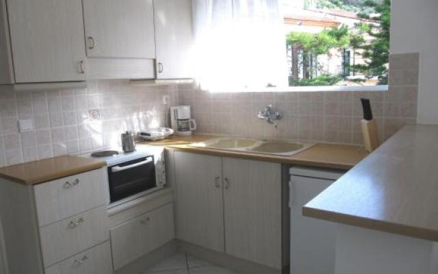 Irini Apartments and Studios