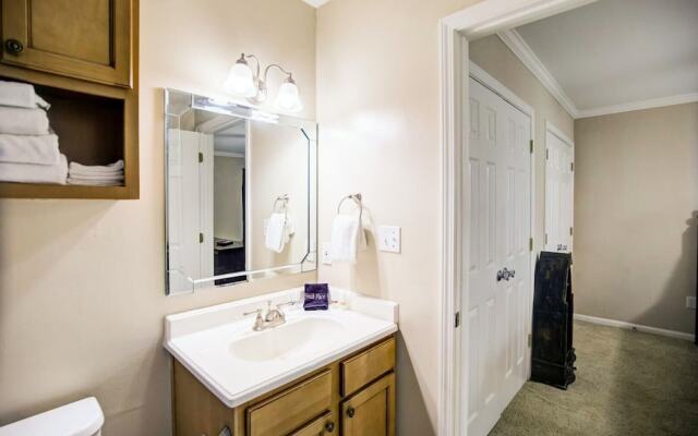 2b/2b w/ Pool & Tennis Court, Sleeps 6