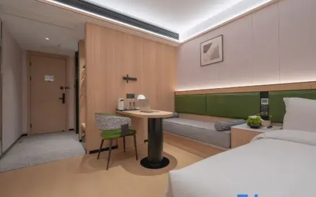 Yueyi Hotel (Huaihua Sports Center)