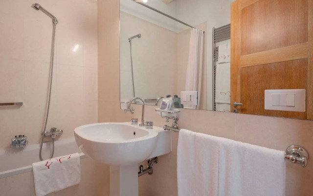 The Waterview Alcove