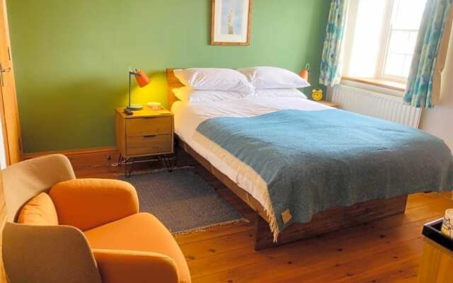 Riverside B & B