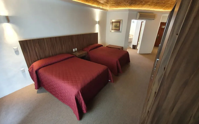 El Diezmo Hotel