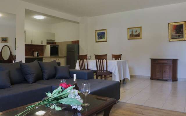 Beachfront Apartment Drazen, With Patio & Parking