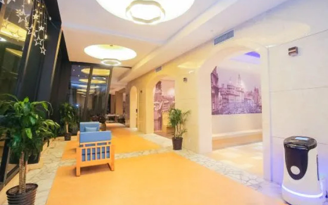 Waiting Hotel (Shanghai Jinqiao Store)