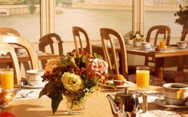 Hotel Champerret Elysees
