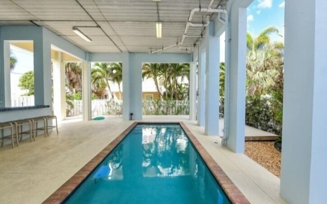 Sans Souci 6 Bedroom Home by RedAwning