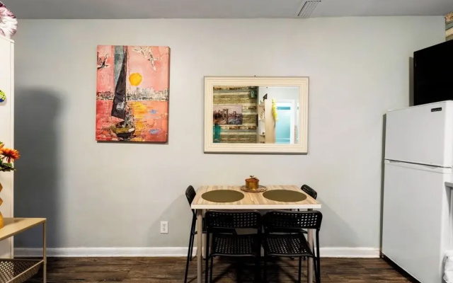Hollywood 1BR Near Beach & Dining