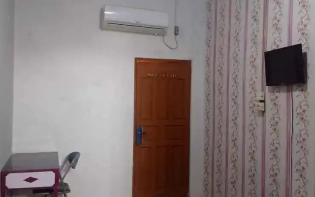 OYO 93192 Andesta Guest House SyariahNearAgrowisata Sungai Pinang Agro Nadin