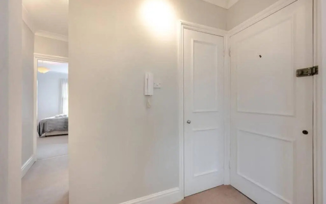 Kensington Olympia Apartment