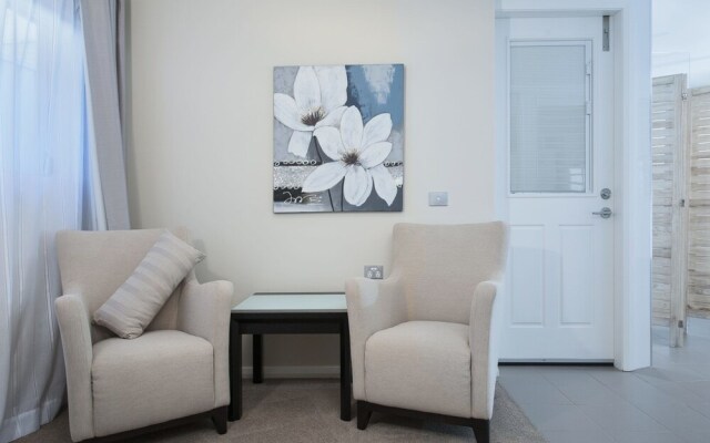 Beach and Bay, 121 Shoal Bay Road