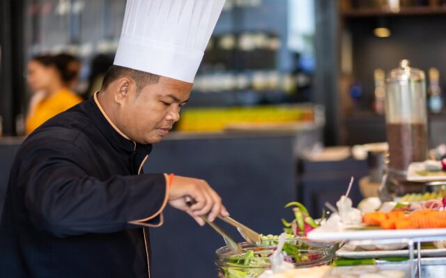 Lynnaya Urban River Resort