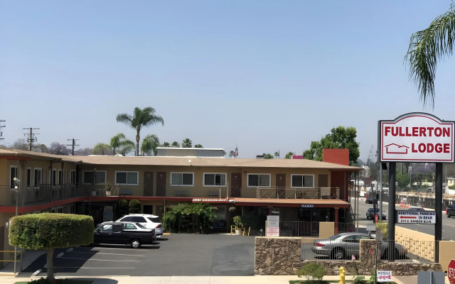 Fullerton Lodge