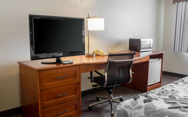 Sleep Inn & Suites Charles City