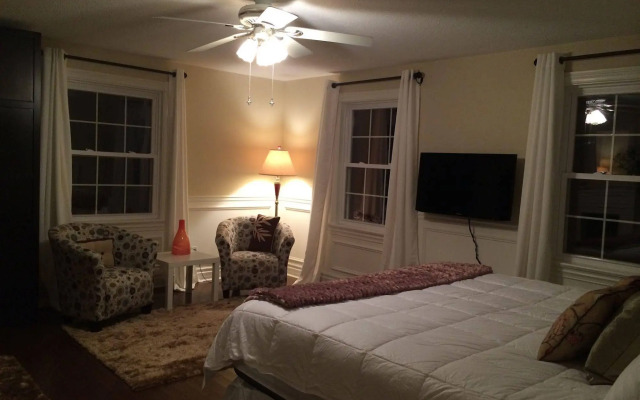 Windsong Manor Bed & Breakfast