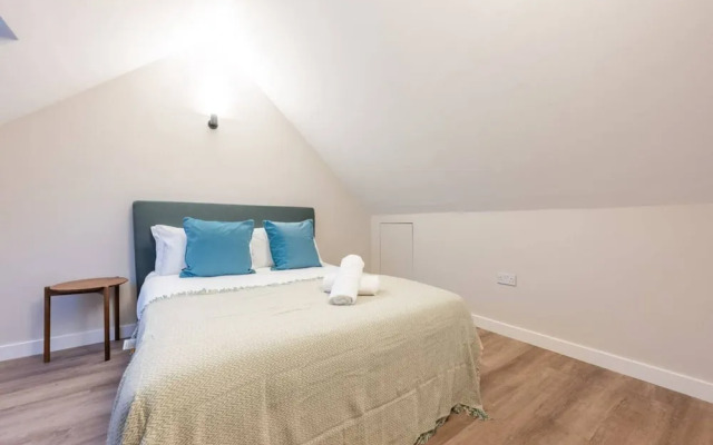 Luxurious 2 Bed Central Cardiff Free EV Charge