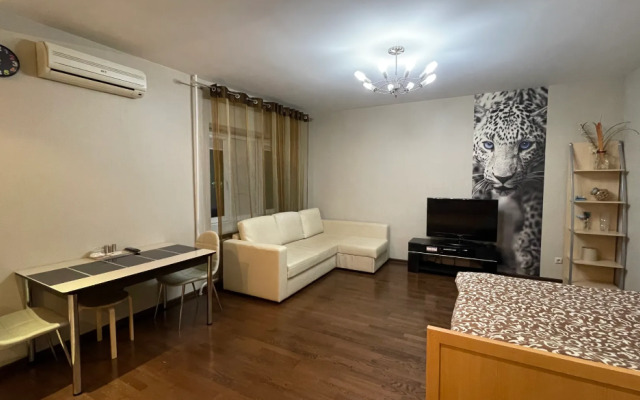 Апартаменты на проспекте Октября 128/3