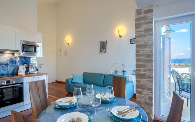 Modish Apartment in Murter with Hot Tub