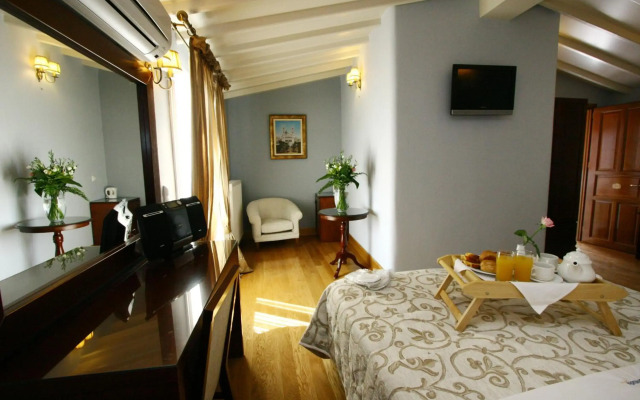 Apollonion Palace Hotel
