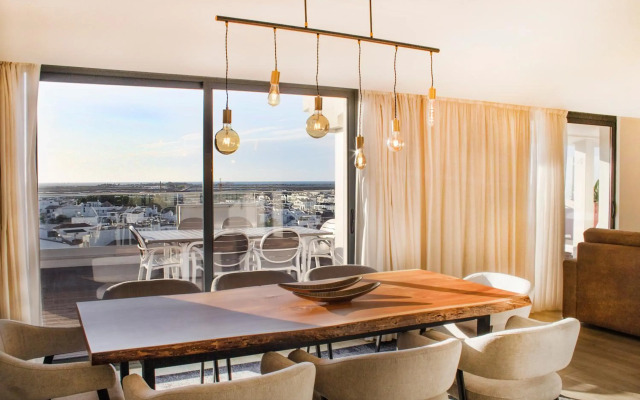 AP Maria Nova Lounge - Adults Friendly