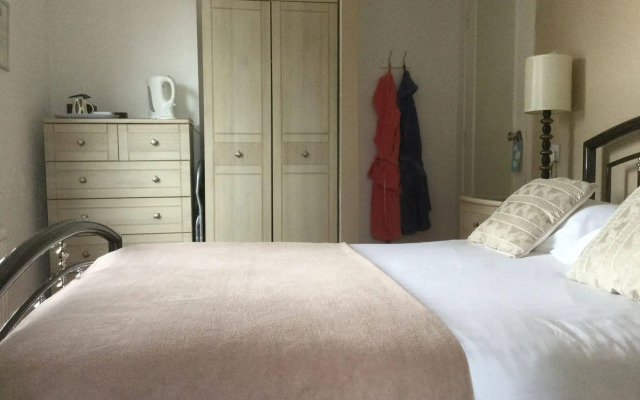 The Groveside Guest House