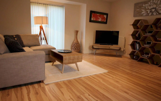 Lux Living Apartments - Alpha Apartments