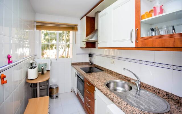 3 bed apartment close to beach BB43