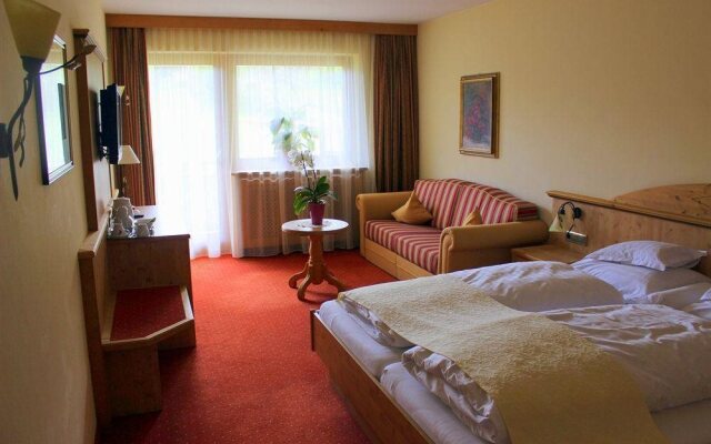 Waldhof Ferienhotel