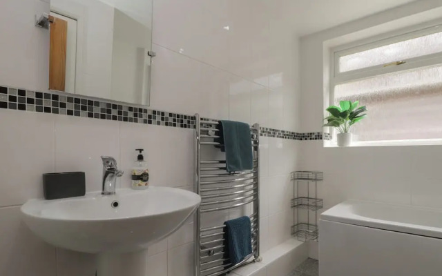 6 Sydney Road