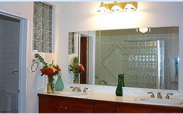 Allamanda Estate Villa