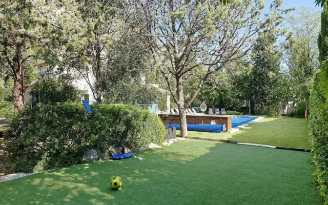 Villa on the Foot of La Font Hills