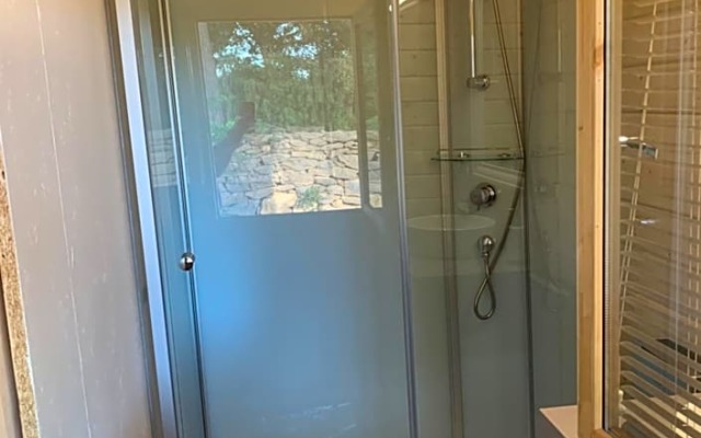 Chambre privée avec accès piscine