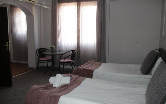 Central Hotel