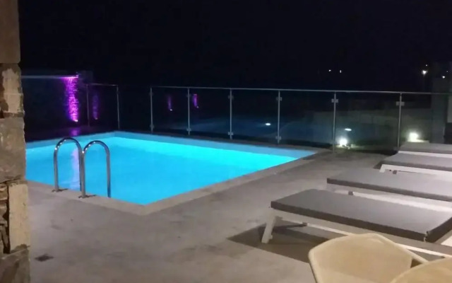 Luxury Holiday Home 4 Bedroom Villa in Paleokastro