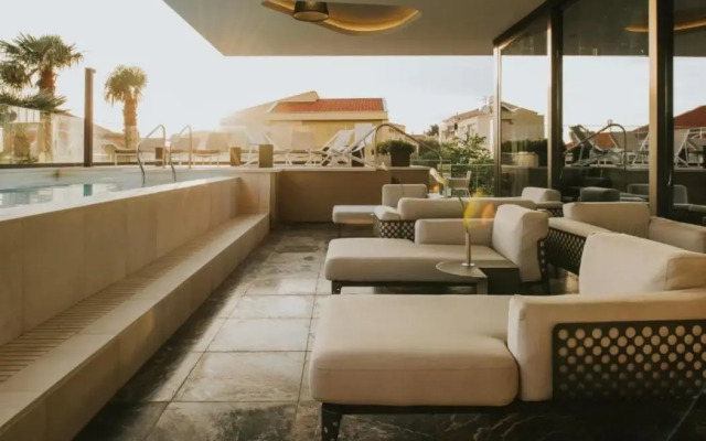 Hotel Ani