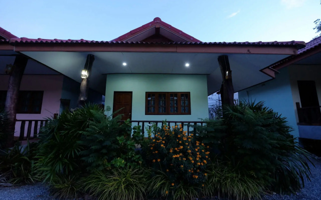 Pum and Plam Homestay Resort