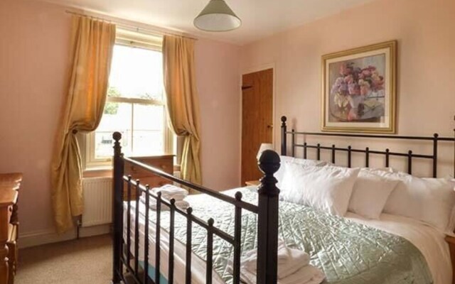 2 Carr Terrace