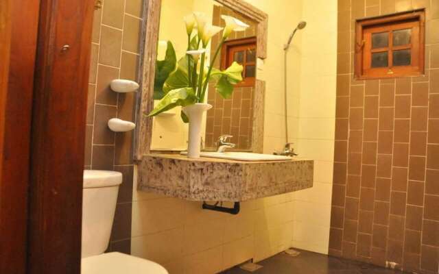 Yoho Yenisey Lake View Bungalow
