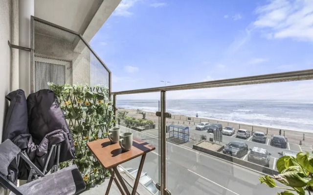 Beachfront Apartment With Sea View By My Getaways