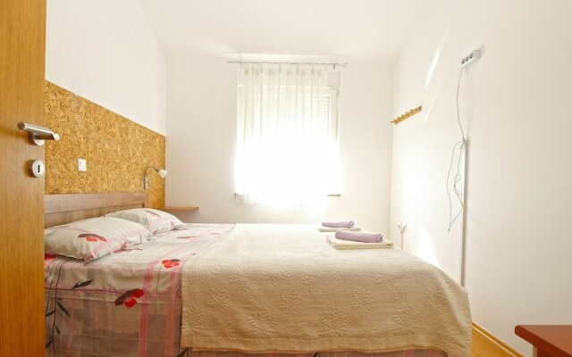 Apartment 1932