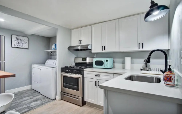 Ventura Downtown Minutes to Beaches