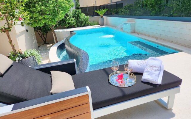 Villa Calypso Royal Apartment