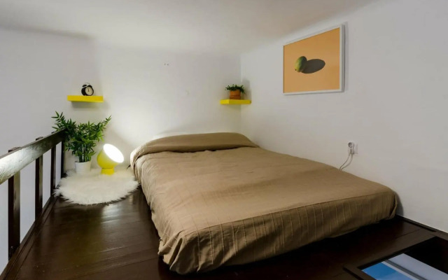 Quiet Cozy Apartment in Party Street e1