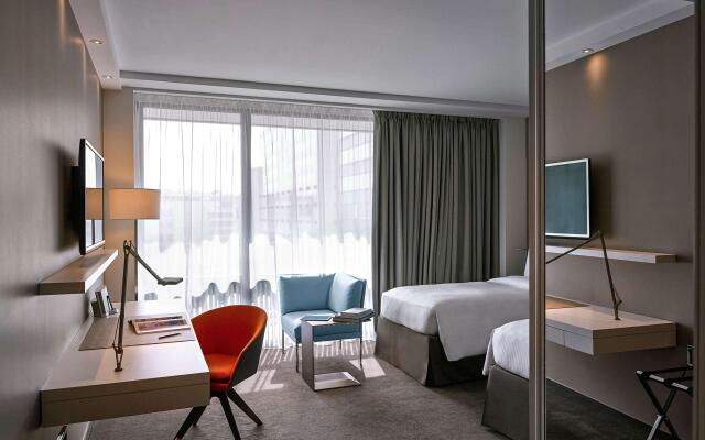 Отель Pullman Paris Tour Eiffel