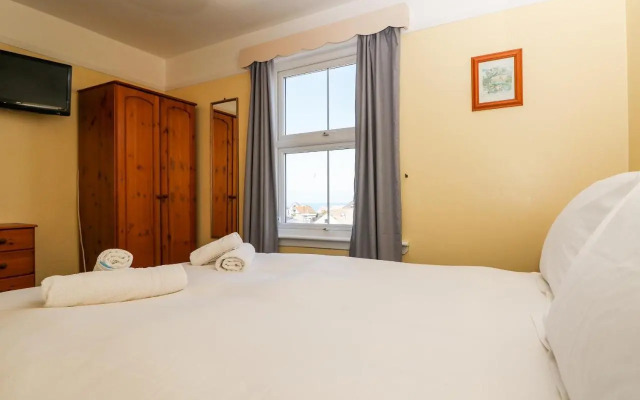 The Three Tees - Guest house