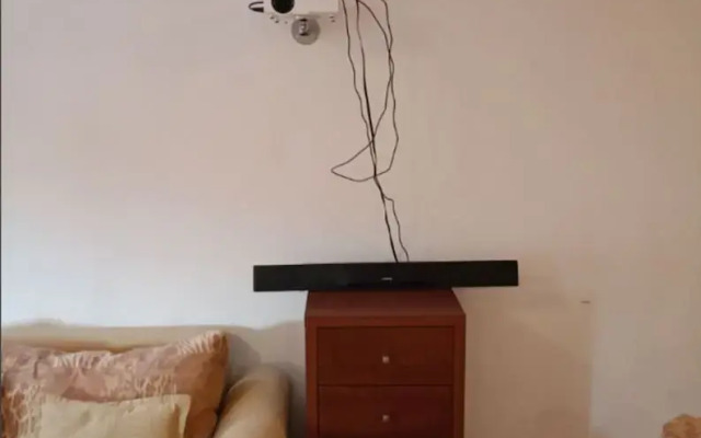 South Facing Balcony - 300mbps Wi-fi